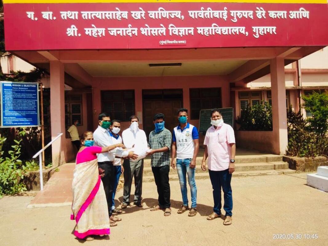 1723263617N S S - Mask distribution 02.jpg